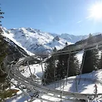 Studio-cabine Pratique En Rdc, Au Calme, Avec Vue Le Haut-Breda