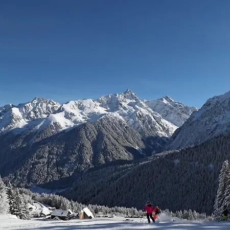 Pratique En Rdc, Au Calme, Avec Vue Le Haut-Breda