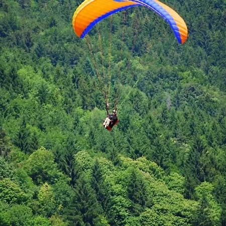 Pratique En Rdc, Au Calme, Avec Vue Le Haut-Breda